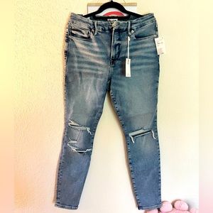 Good American blue jeans. NWT. Size 14